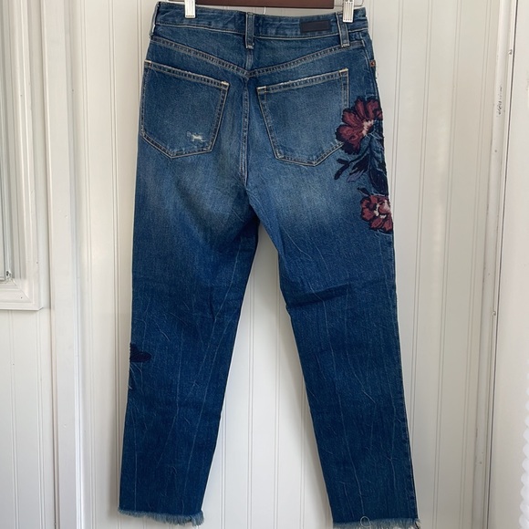 Abercrombie & Fitch Annie Girlfriend jeans distressing & floral embroidery 2/26R - Picture 5 of 16
